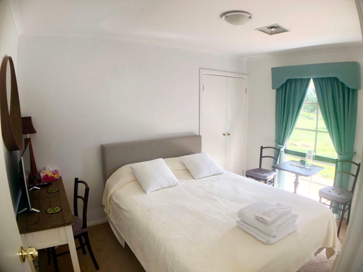 Melbourne Garden Bed And Breakfast Melton South ภายนอก รูปภาพ